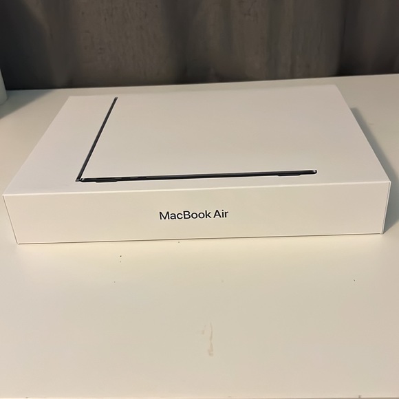M2 MacBook Air 13-inch Empty Box - Picture 2 of 3